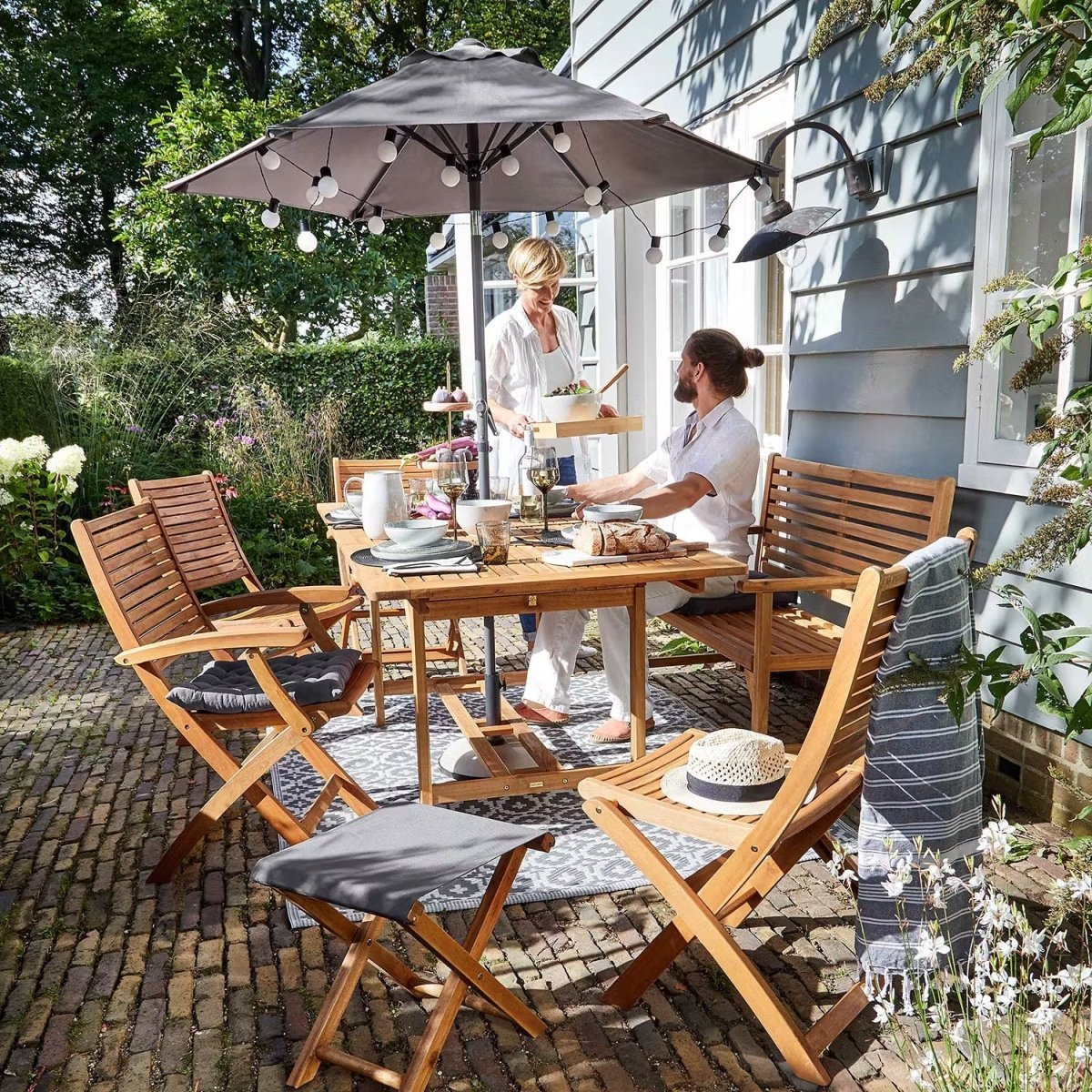 Tilting Garden Parasol — 180 cm UV Protection Umbrella