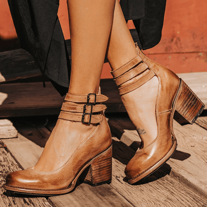Elegant Comfort Sandals with Ergonomic Sole