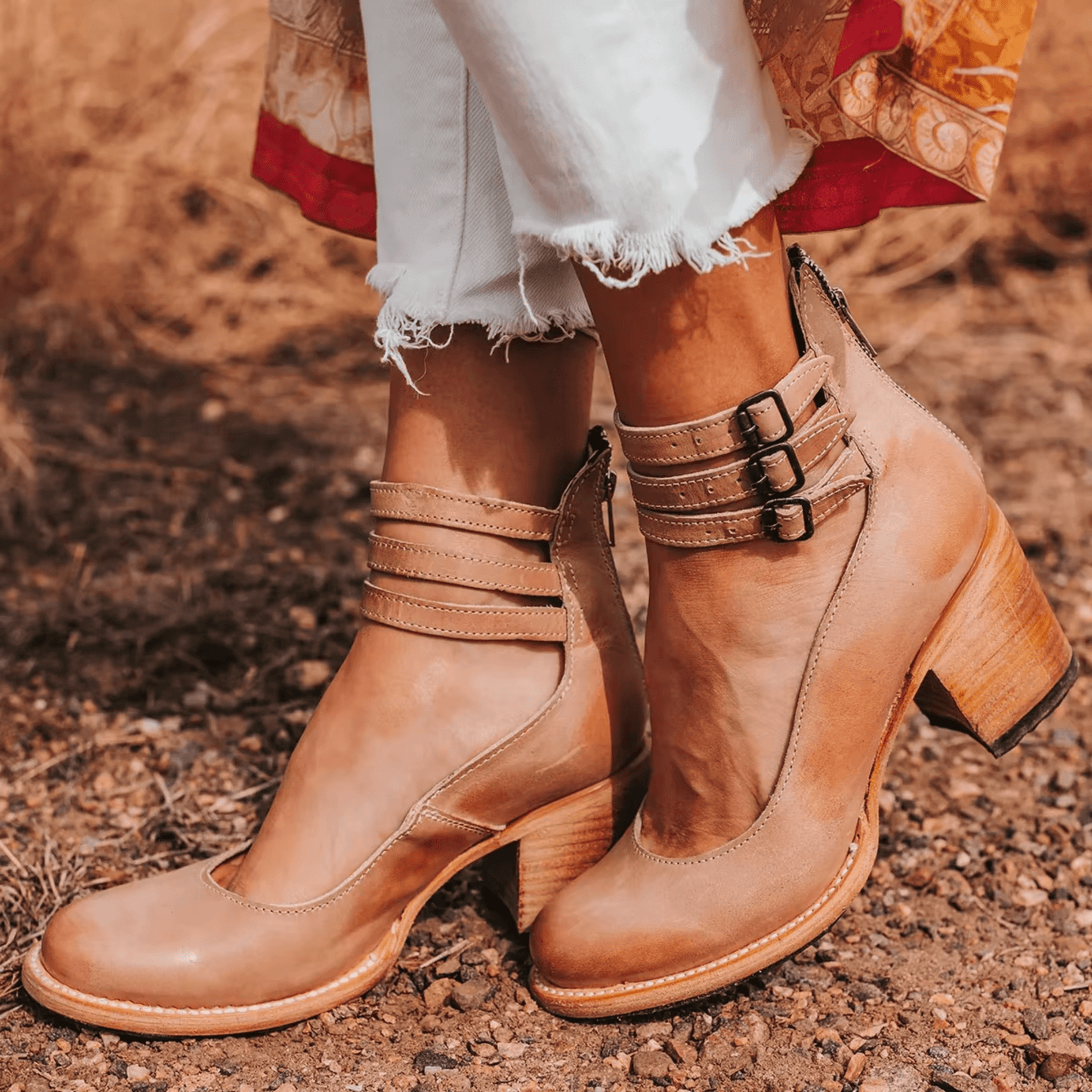 Elegant Comfort Sandals with Ergonomic Sole