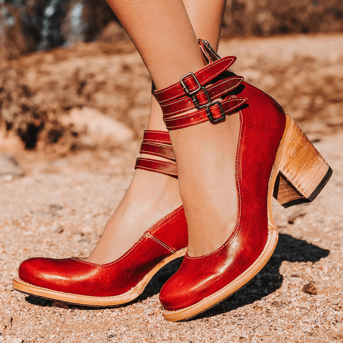 Elegant Comfort Sandals with Ergonomic Sole