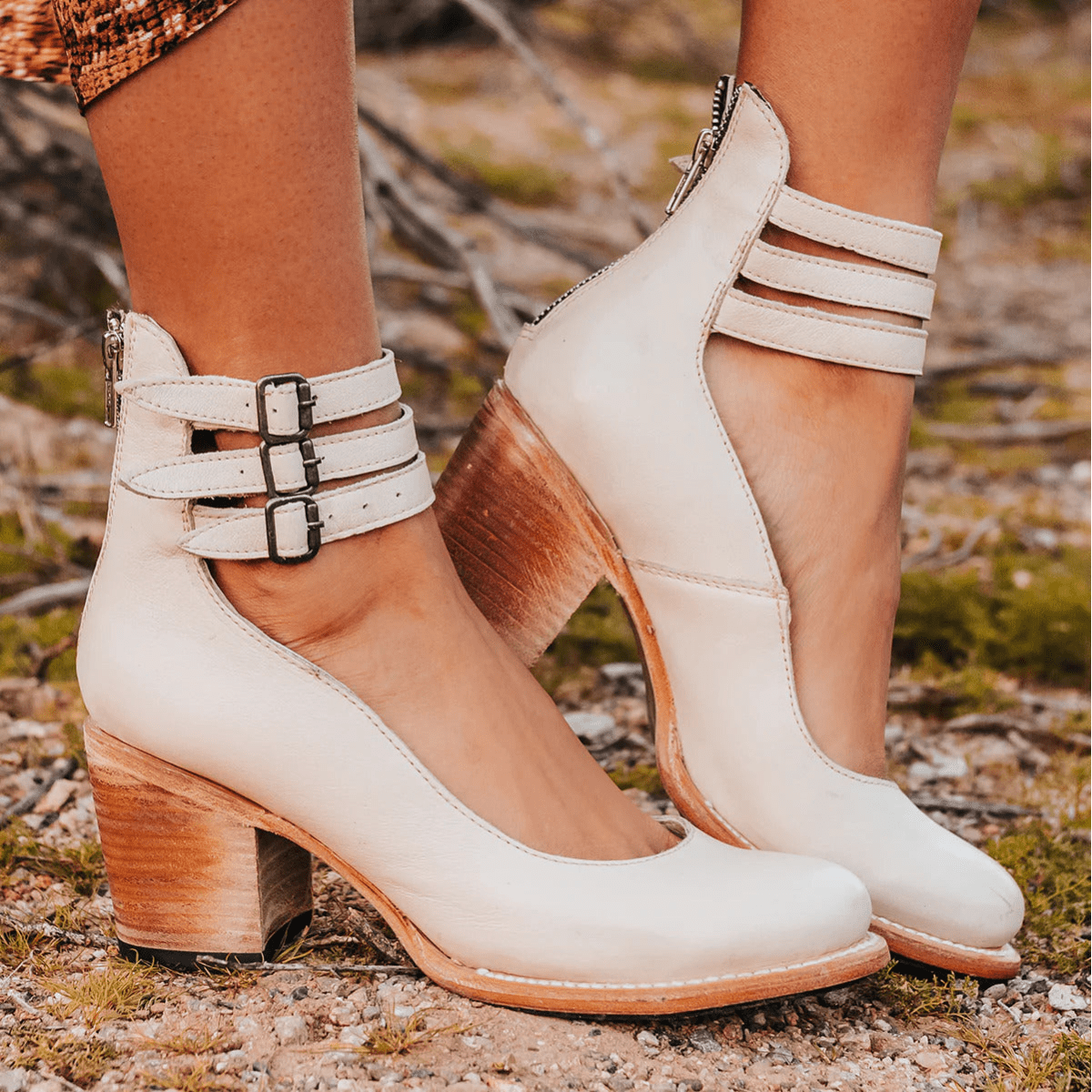 Elegant Comfort Sandals with Ergonomic Sole