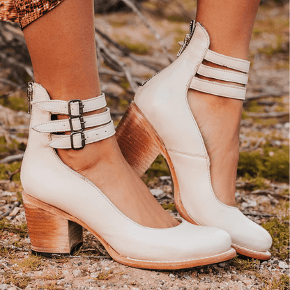 Elegant Comfort Sandals with Ergonomic Sole