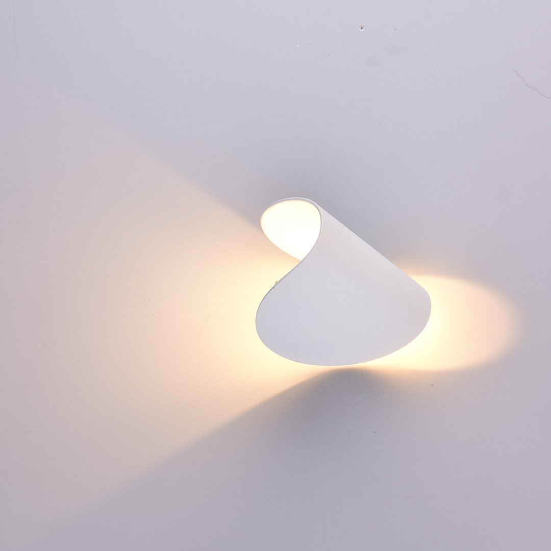 LED Wall Light — Rotating Waterproof IP65 Outdoor Lamp