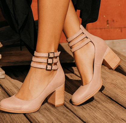 Elegant Comfort Sandals with Ergonomic Sole