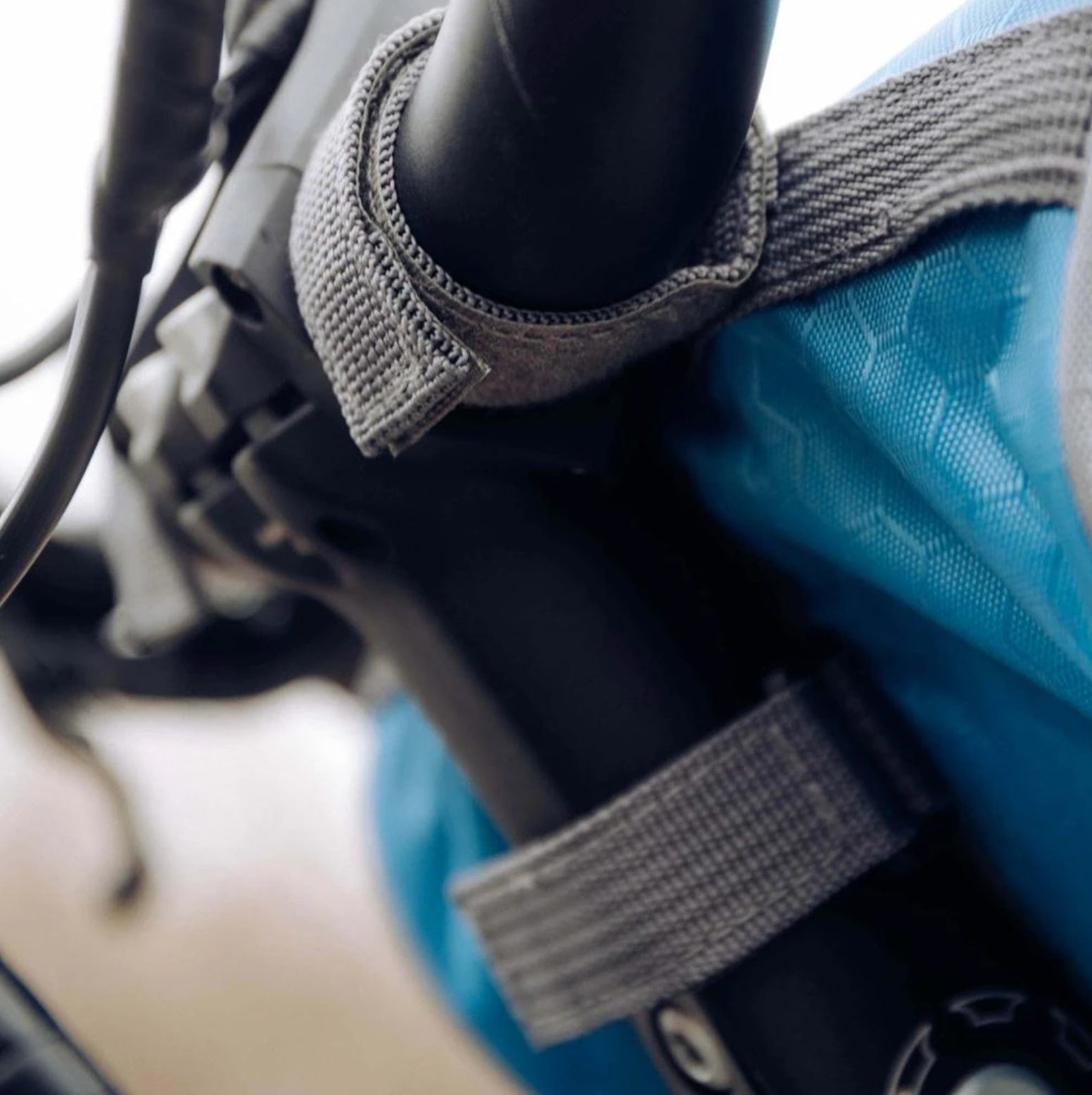 Bike Handlebar Bag — Waterproof Touchscreen Top